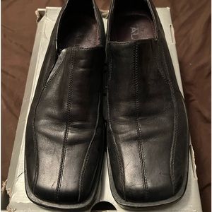 ALDO MENS BLACK LEATHER SLIP ON SHOES